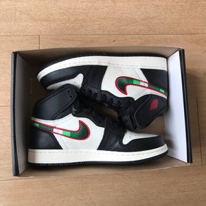 SOLD - Jordan 1: A Star Is Born - US 6.5 / W 8